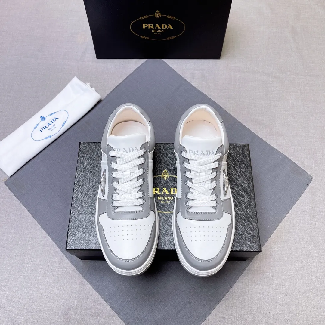 P380 Prada Prada's new men's leather sneakers, the highest version on the market, any comparison is welcome🆚! The original leather has excellent texture and is super high-end! Fetal sheep net lining imported from Italy, removable pad! Luxurious materials and fine workmanship, highly recommended! Code number 38-45 No. 058